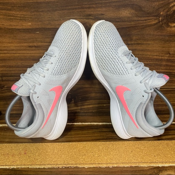 Nike Revolution 4 - Picture 5 of 8